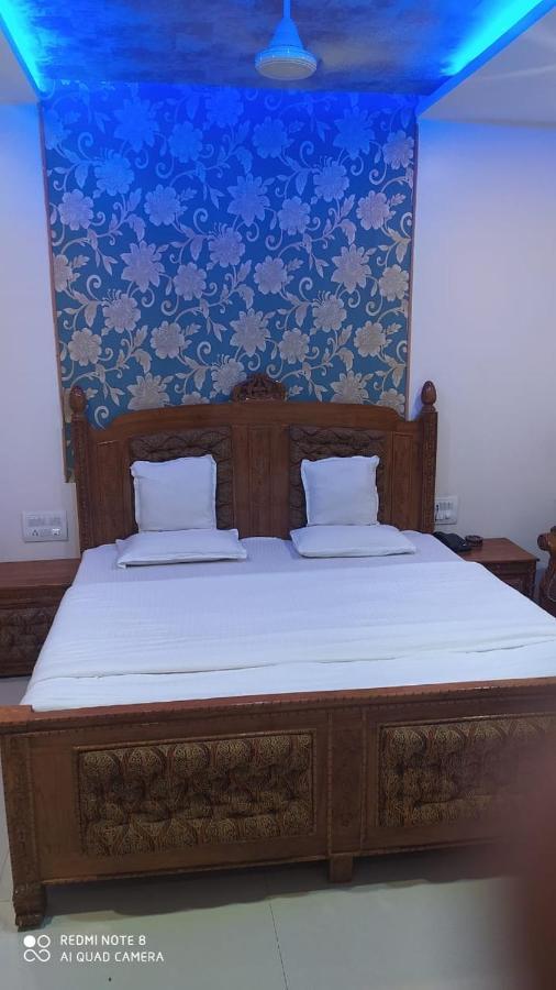 Hotel Shalimar Executive, Uran Islampur Peth  Kültér fotó