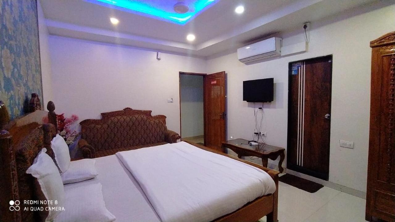 Hotel Shalimar Executive, Uran Islampur Peth  Kültér fotó